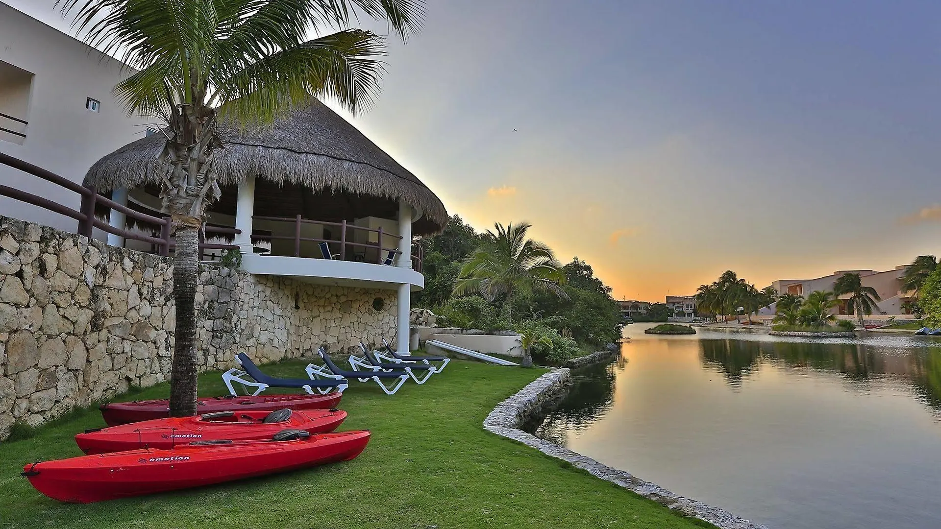 *** Apart-hotel Coral Maya Stay Suites Puerto Aventuras México